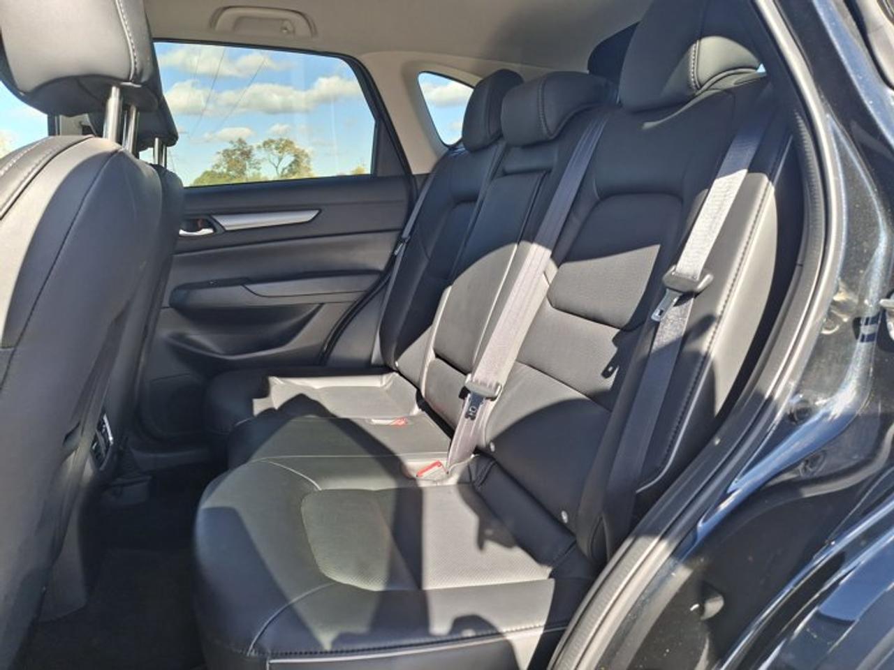 2025 Mazda CX-5 GS AWD | Leatherette | Power Seat | Heated Wheel + Seats | Adaptive Cruise | CarPlay and More ! Photo