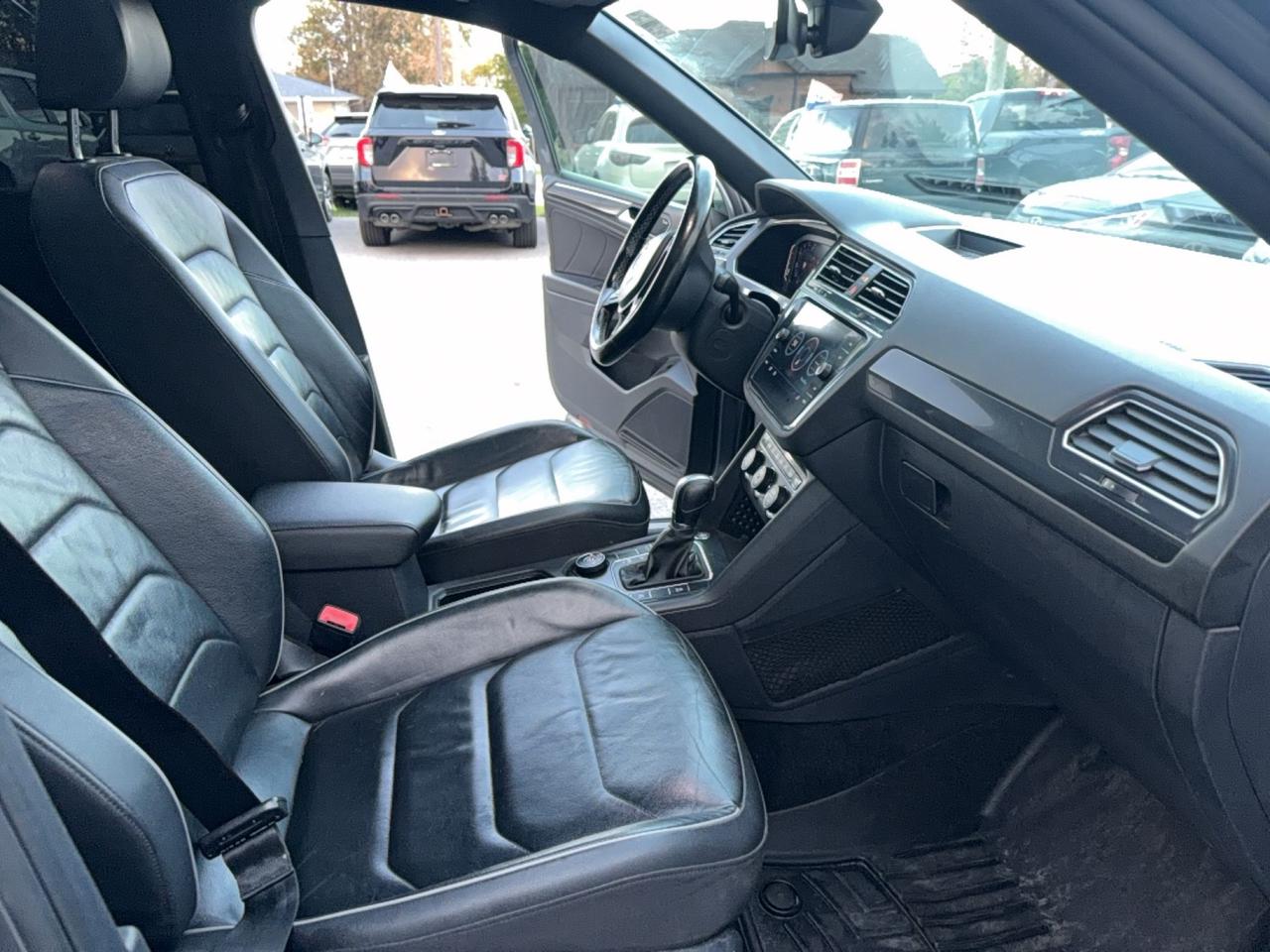 2019 Volkswagen Tiguan HIGHLINE- R-LINE-HEATED LEATHER SEATS-PANOROOF -FENDER AUDIO Photo