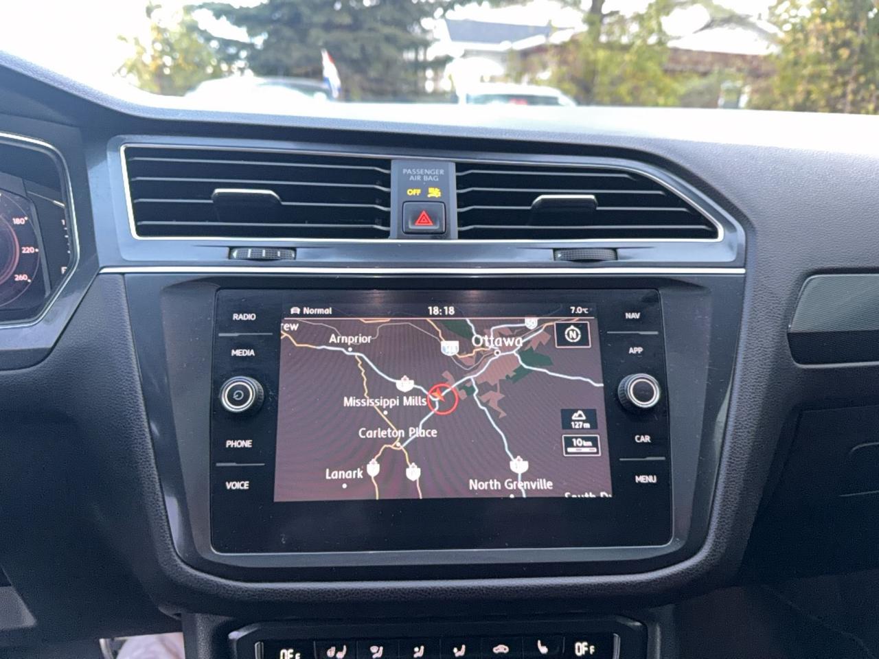 2019 Volkswagen Tiguan HIGHLINE- R-LINE-HEATED LEATHER SEATS-PANOROOF -FENDER AUDIO Photo