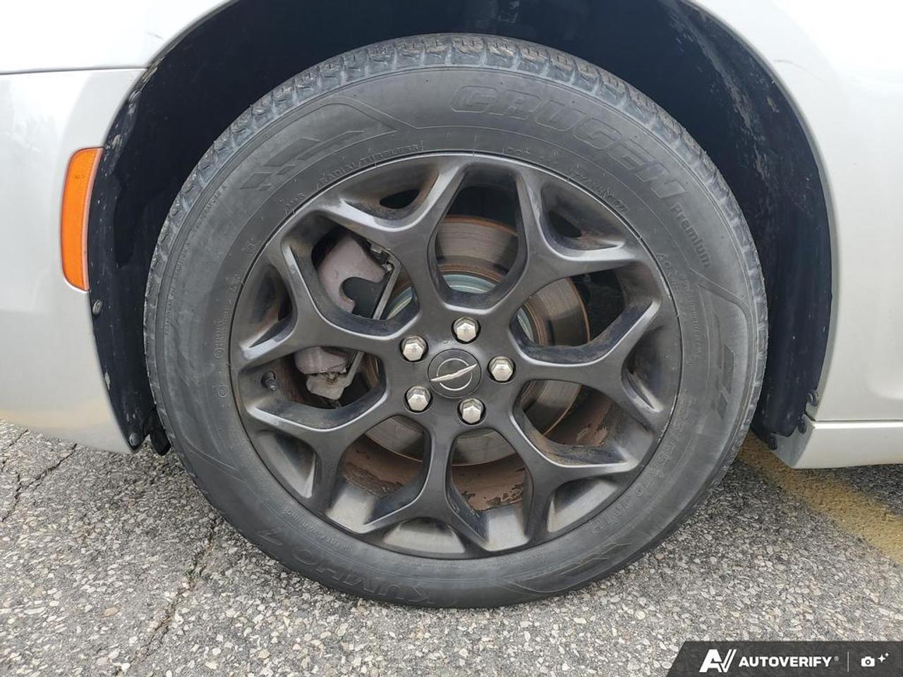 2019 Chrysler 300 300S AWD-REMOTE START-LEATHER-REAR CAMERA-SAT RADI Photo