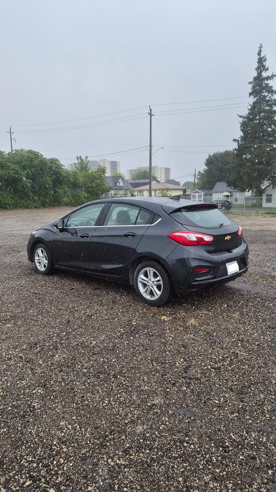 2017 Chevrolet Cruze LT Photo