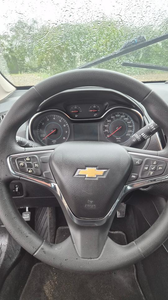 2017 Chevrolet Cruze LT Photo