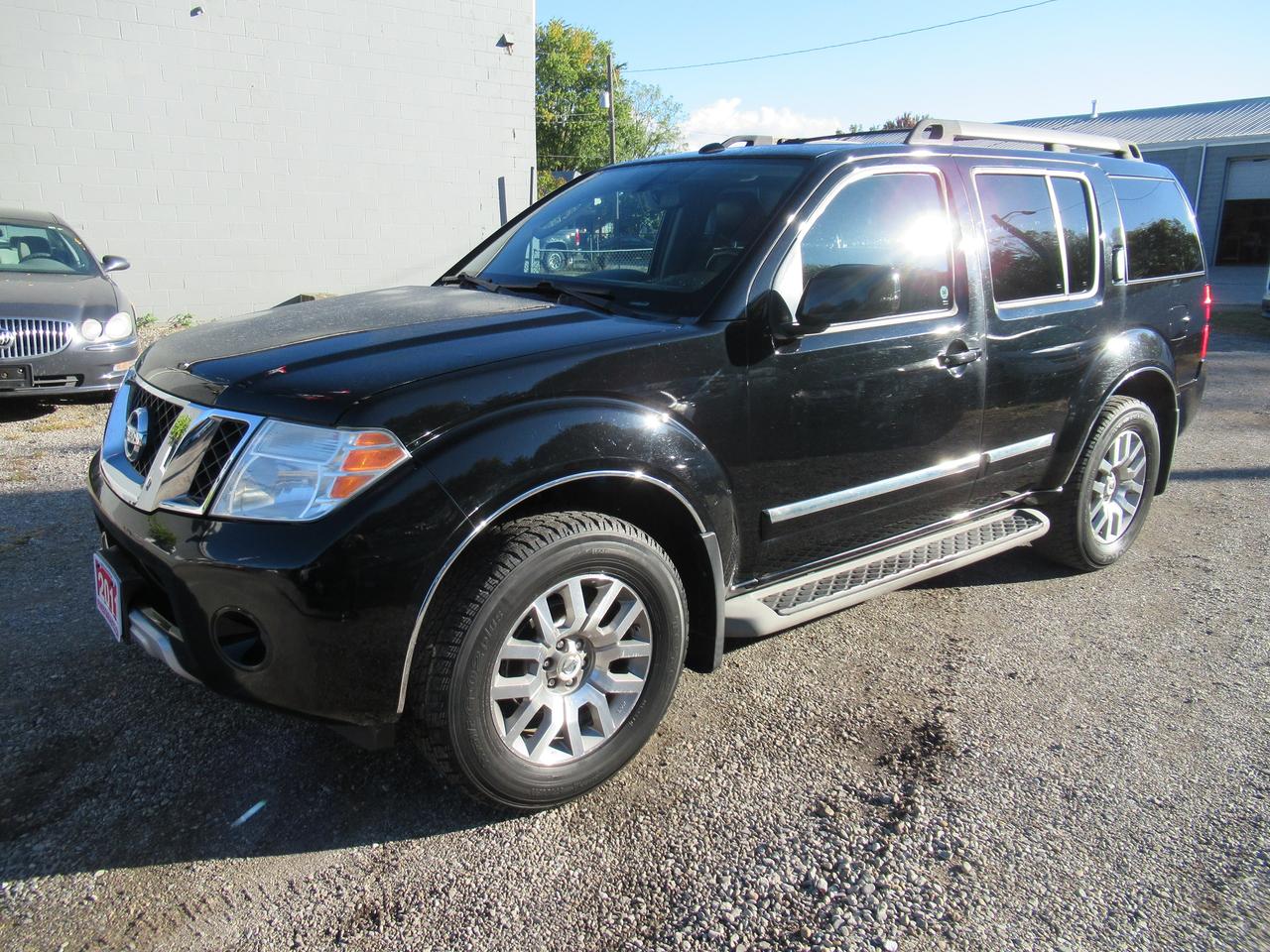 2011 Nissan Pathfinder LE 4X4 - CERTIFIED + WARRANTY - Photo #1