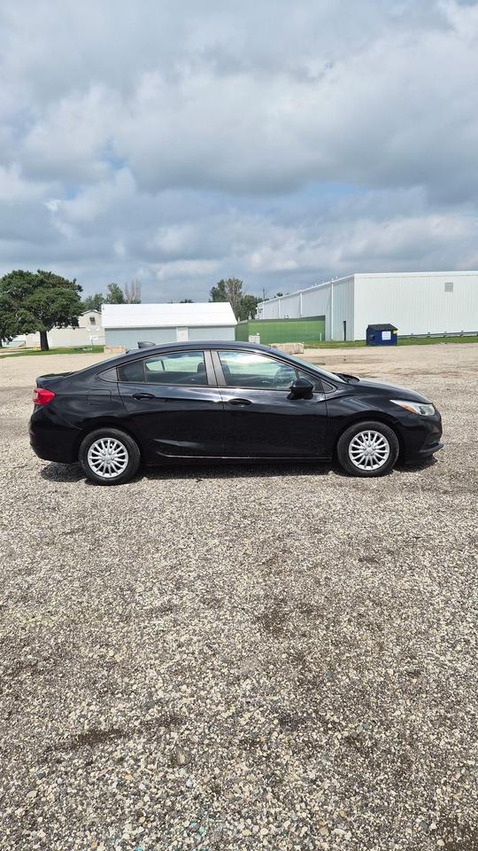 2016 Chevrolet Cruze LS Photo