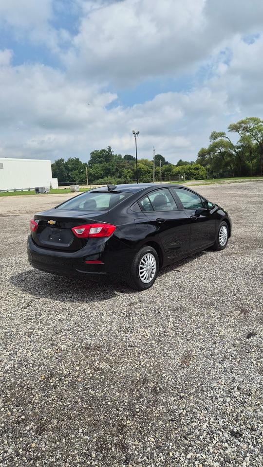 2016 Chevrolet Cruze LS Photo