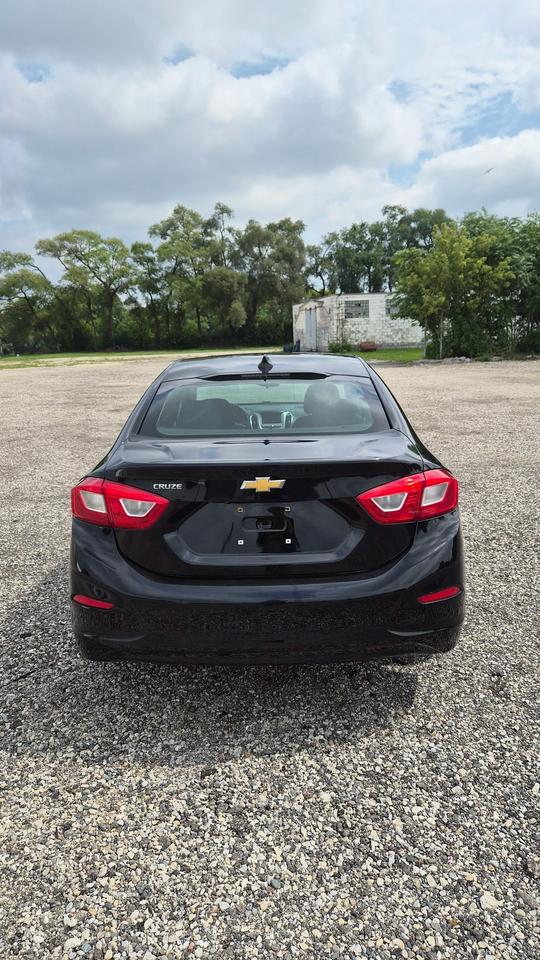 2016 Chevrolet Cruze LS Photo