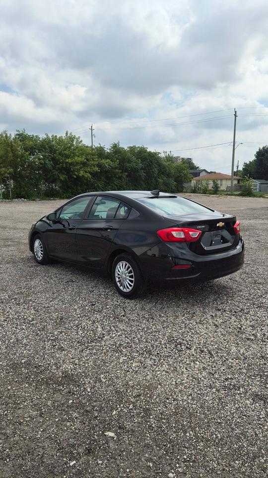 2016 Chevrolet Cruze LS Photo