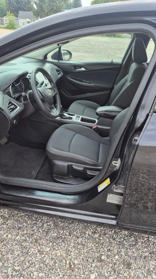 2016 Chevrolet Cruze LS Photo