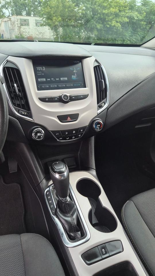 2016 Chevrolet Cruze LS Photo