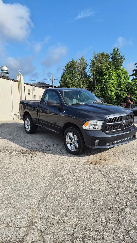 2016 RAM 1500 Express Photo3