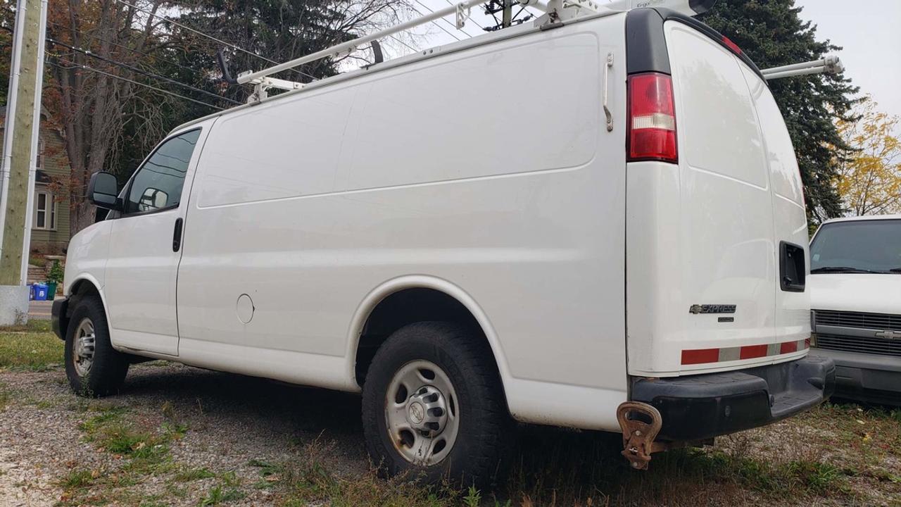 2016 Chevrolet Express 2500 Photo