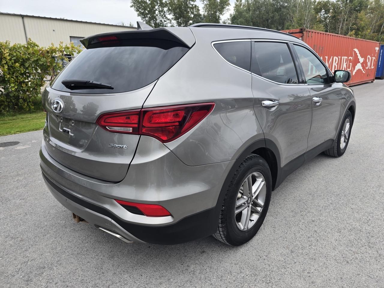 2017 Hyundai Santa Fe Sport Premium Photo