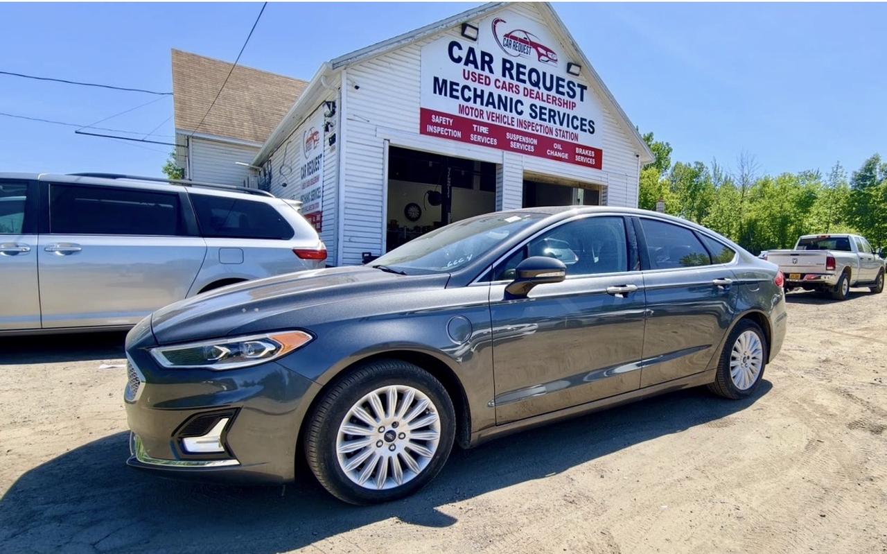 2020 Ford Fusion Titanium Energi Photo0