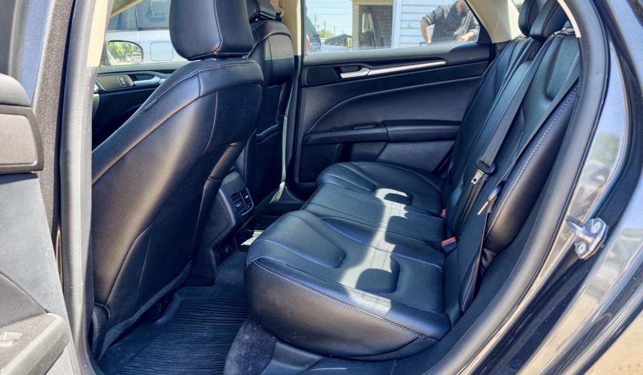 2020 Ford Fusion Titanium Energi Photo