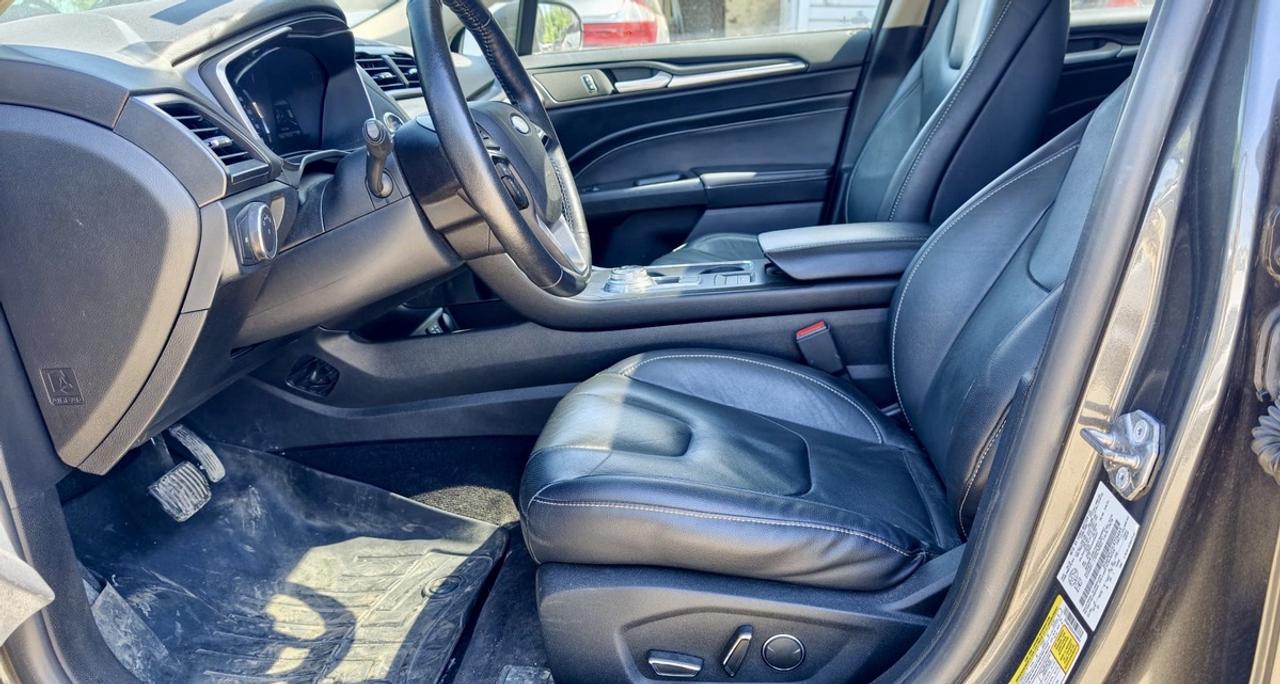 2020 Ford Fusion Titanium Energi Photo