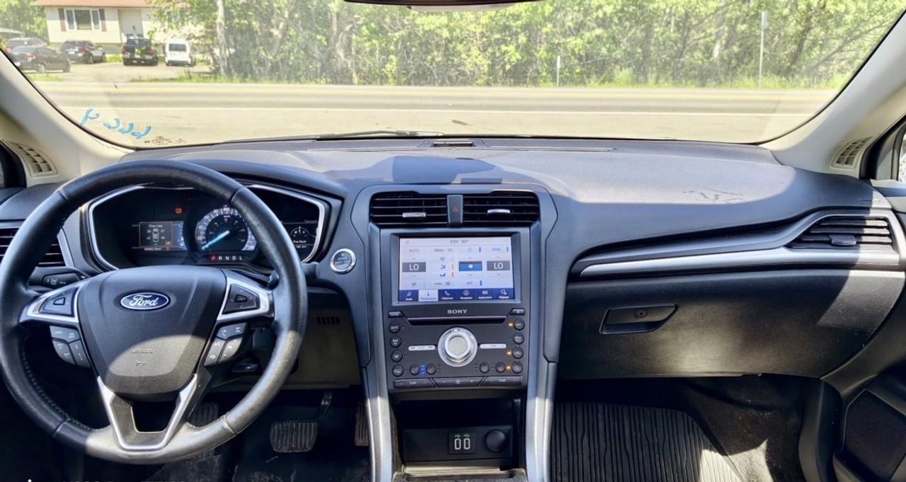 2020 Ford Fusion Titanium Energi Photo