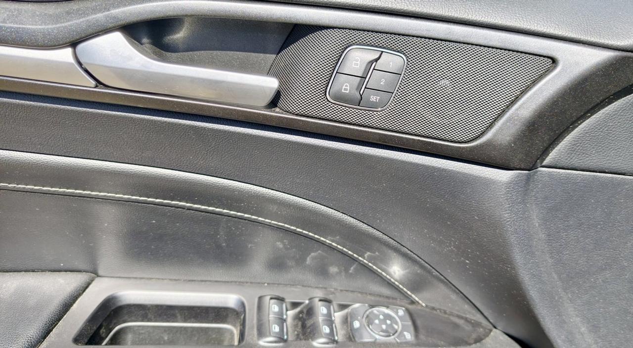 2020 Ford Fusion Titanium Energi Photo