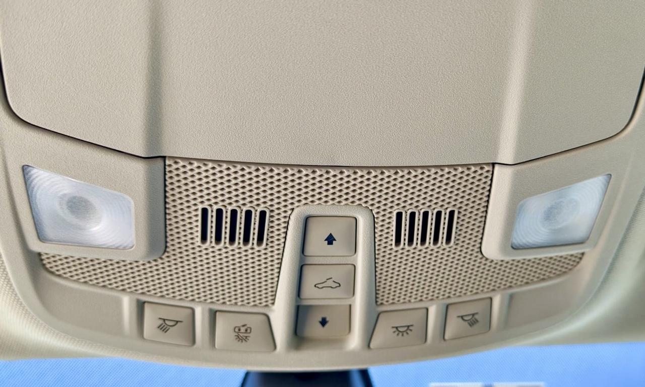 2020 Ford Fusion Titanium Energi Photo