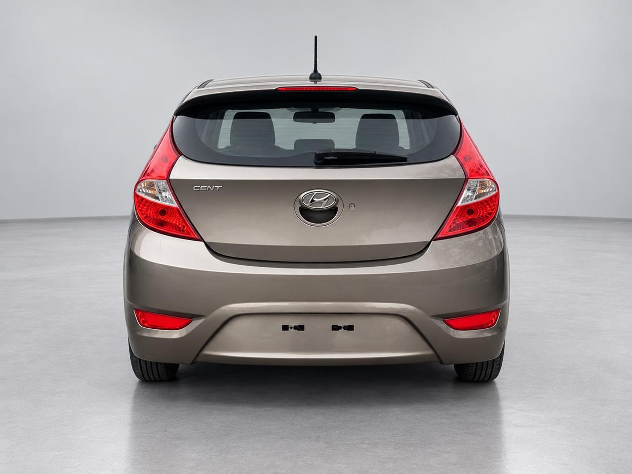 2012 Hyundai Accent GL Photo