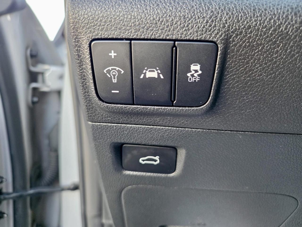 2022 Kia K5 GT-Line Photo