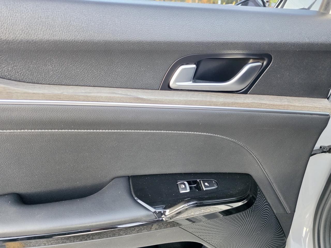 2022 Kia K5 GT-Line Photo