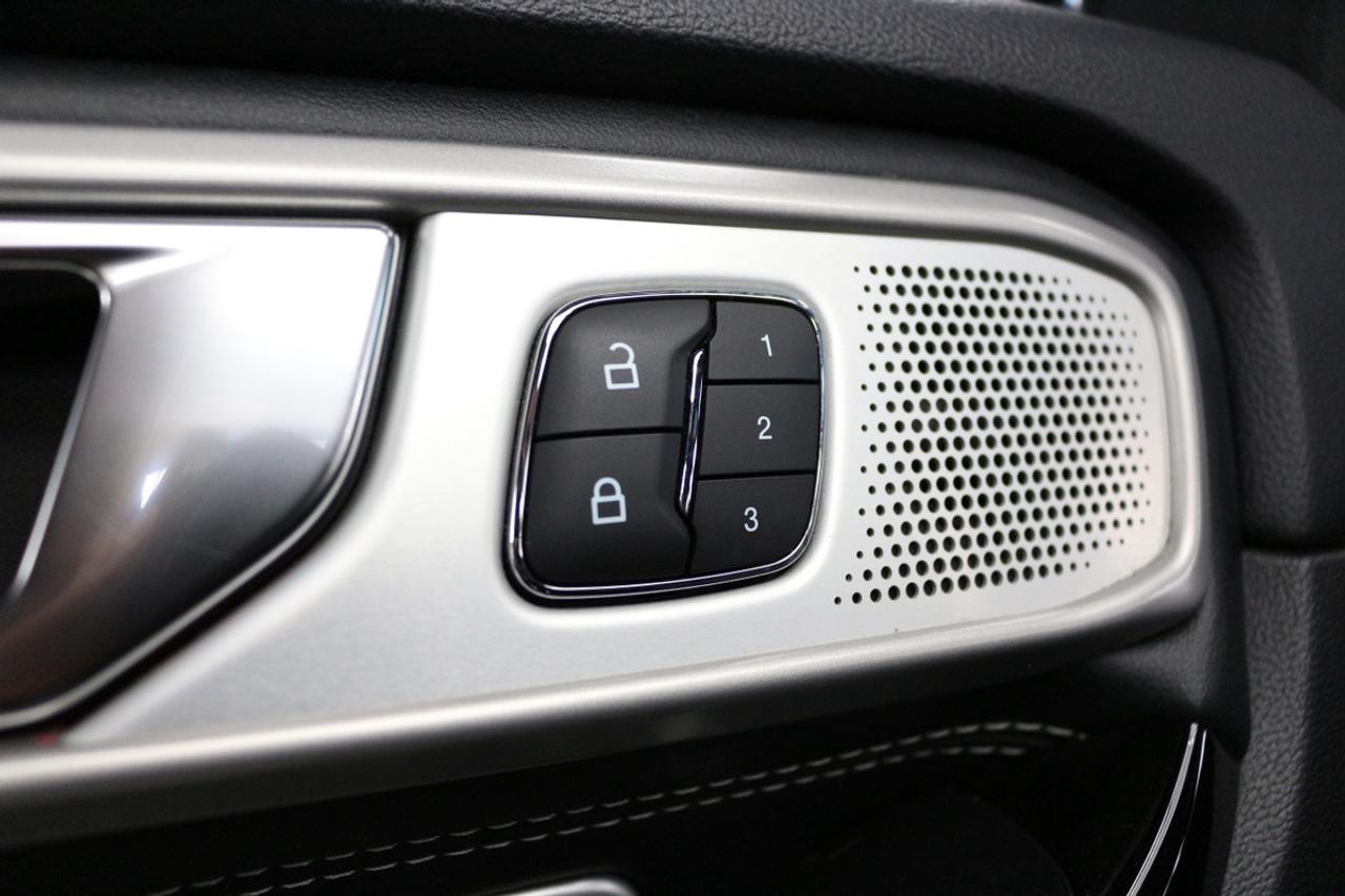 2022 Ford Explorer AWD ST - CLEAN CARFAX ACCIDENT FREE Photo