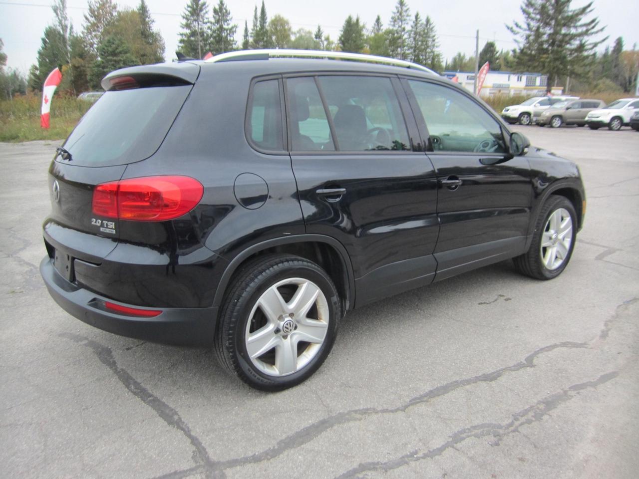 2012 Volkswagen Tiguan SE Photo