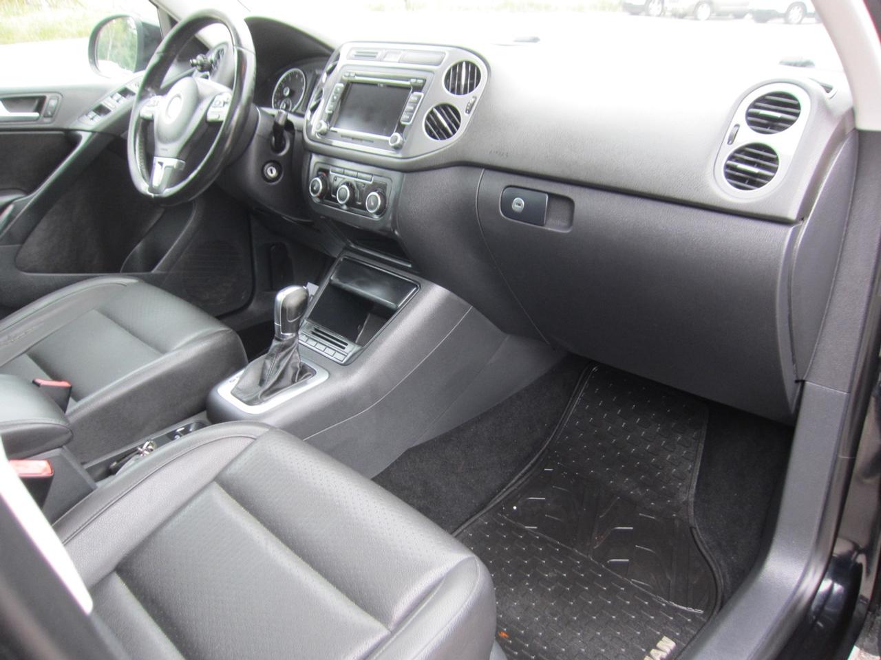2012 Volkswagen Tiguan SE Photo