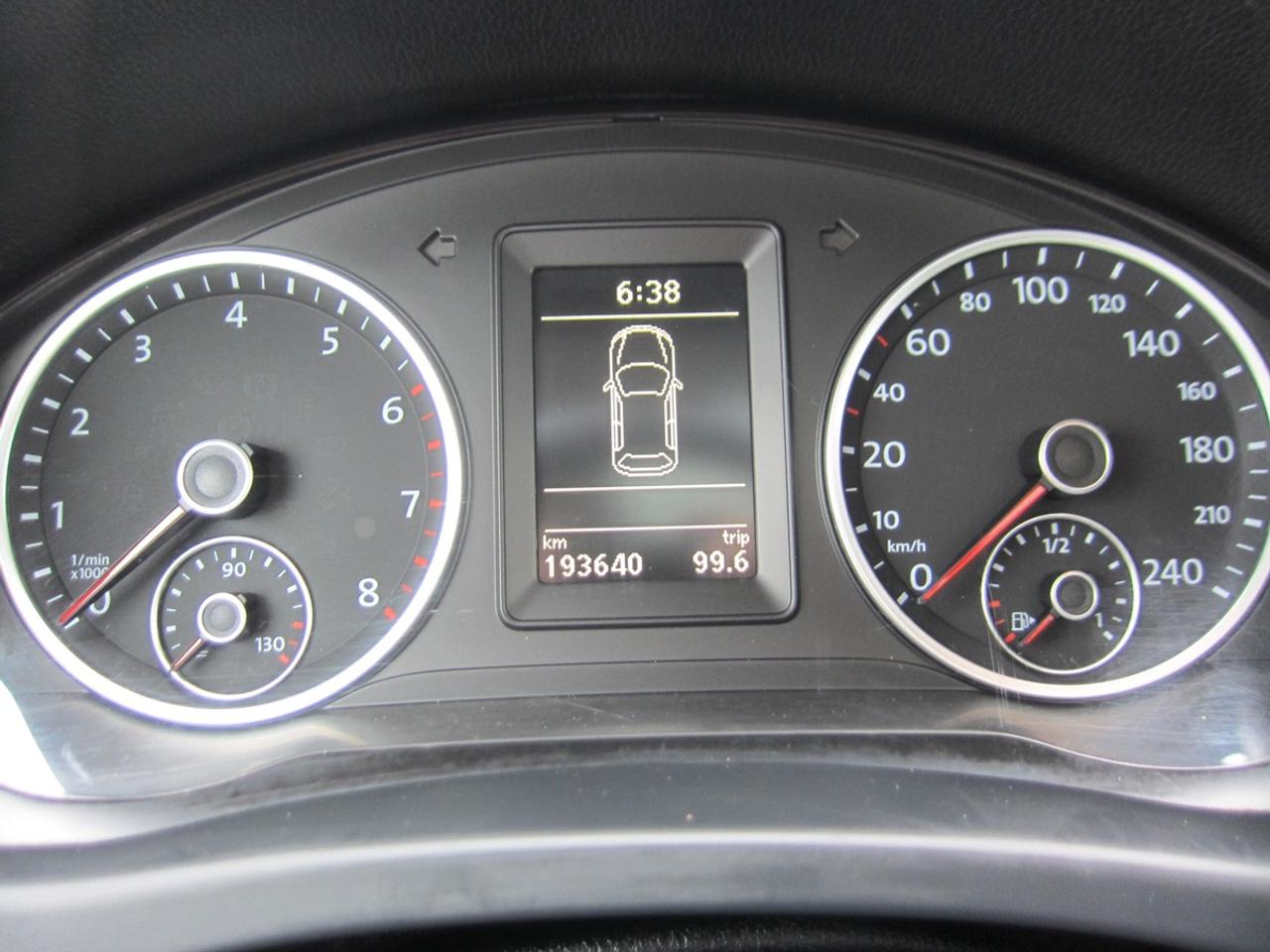 2012 Volkswagen Tiguan SE Photo