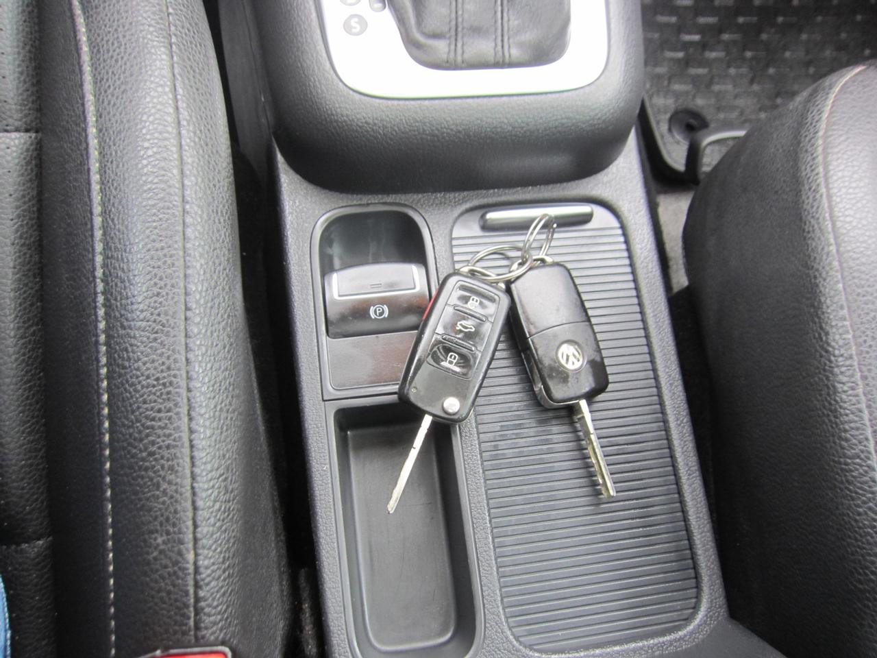 2012 Volkswagen Tiguan SE Photo