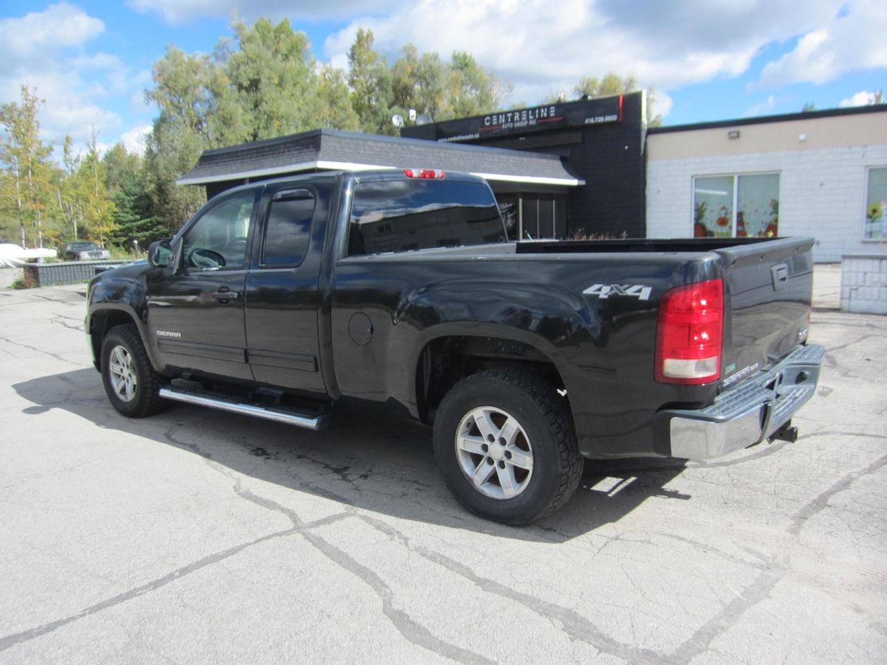 2010 GMC Sierra 1500 SLE Photo2