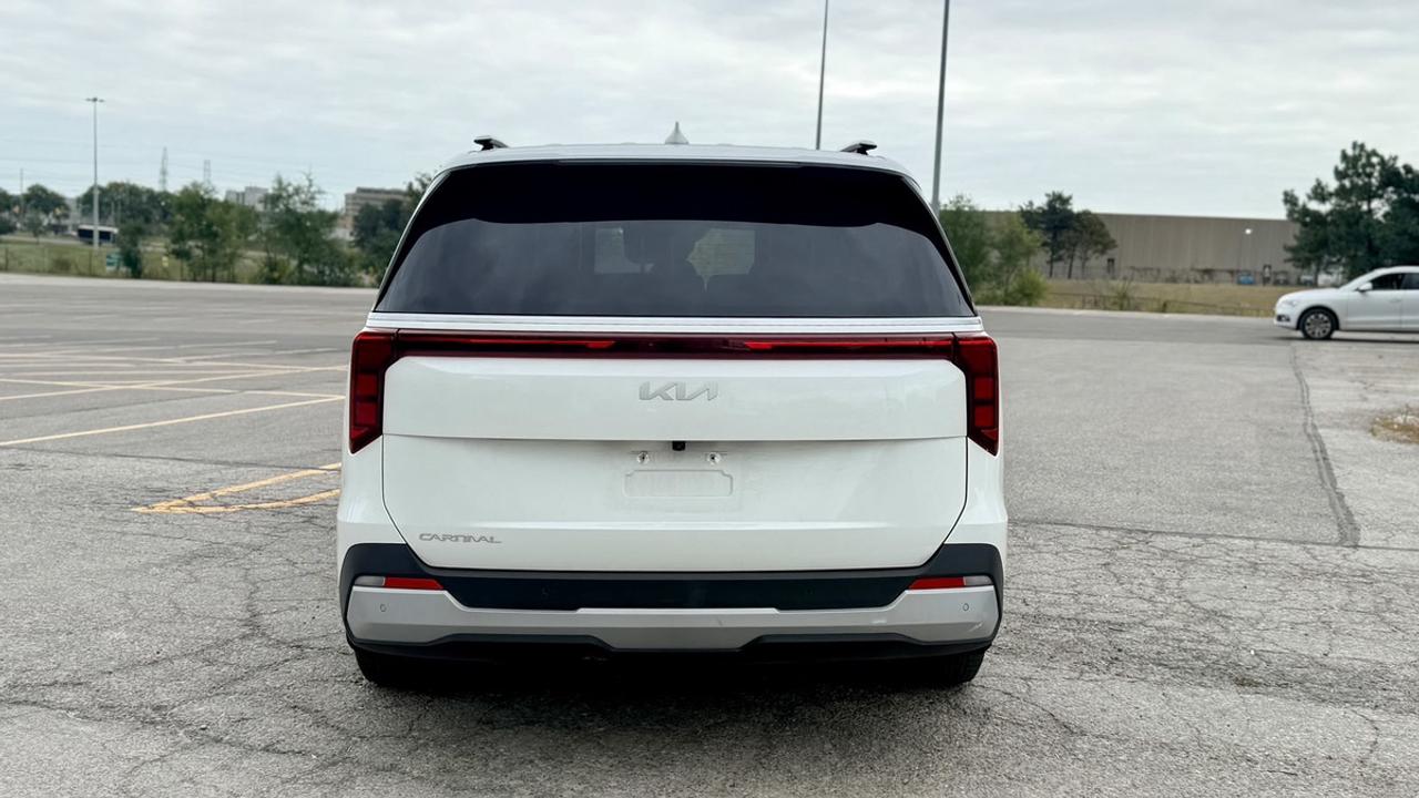 2025 Kia Carnival LXS Photo