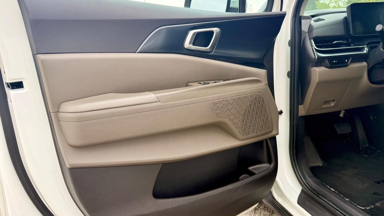 2025 Kia Carnival LXS Photo