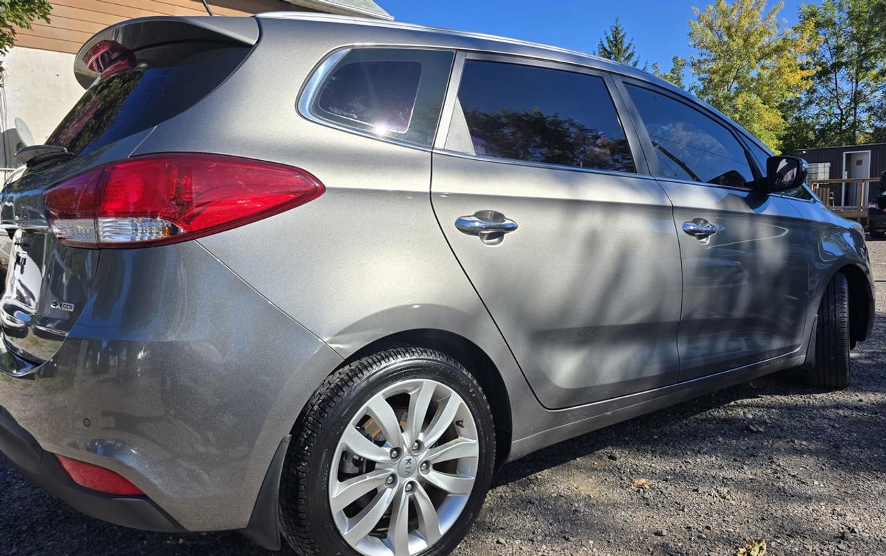 2014 Kia Rondo EX Photo
