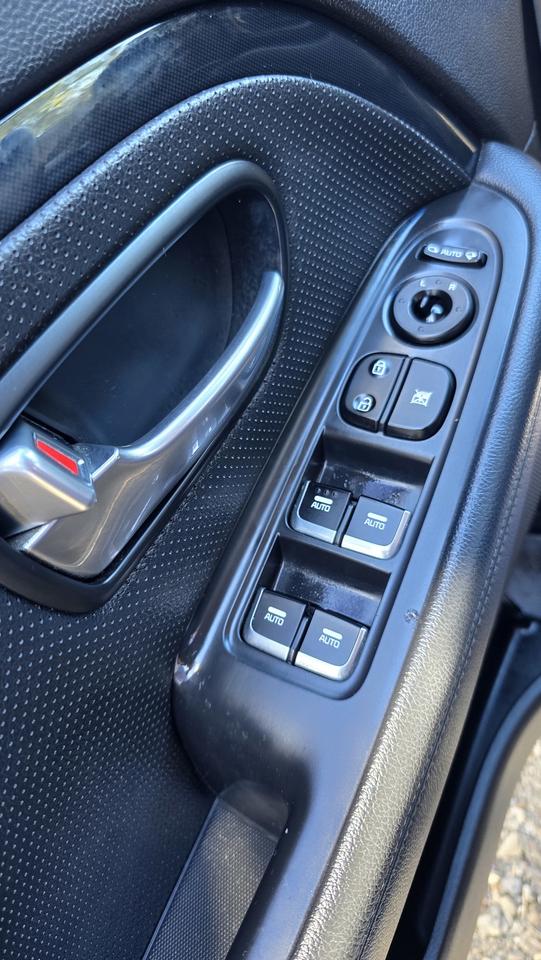 2014 Kia Rondo EX Photo