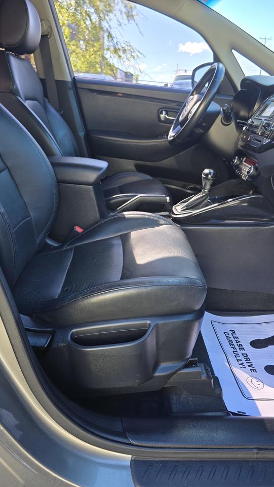 2014 Kia Rondo EX Photo
