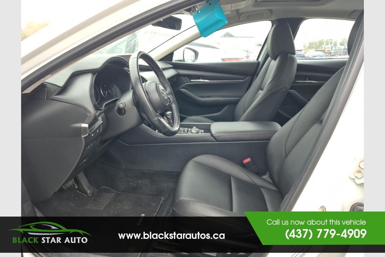 2024 Mazda MAZDA3  Photo2