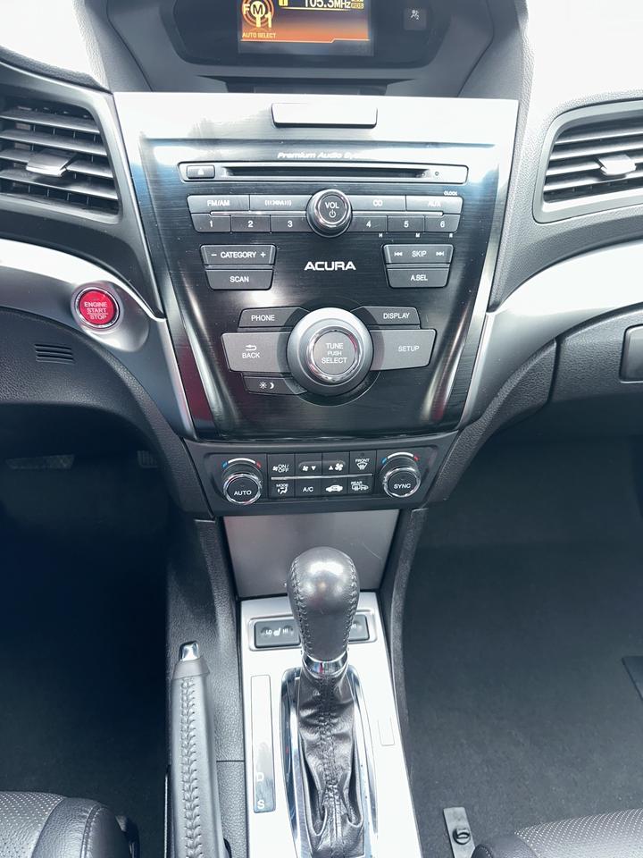 2014 Acura ILX PREMIUM Photo