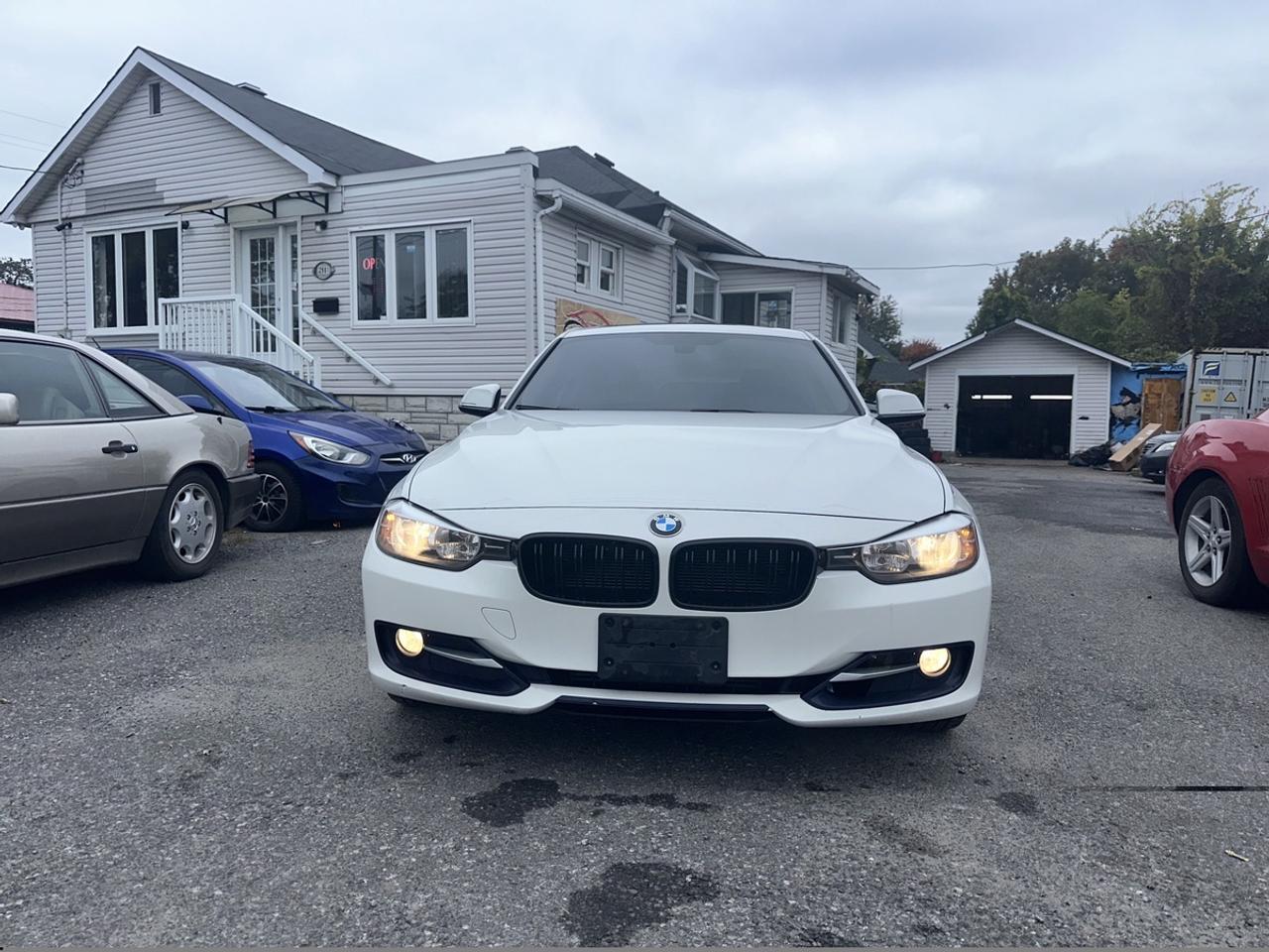 2014 BMW 3 Series 320i xDrive Photo