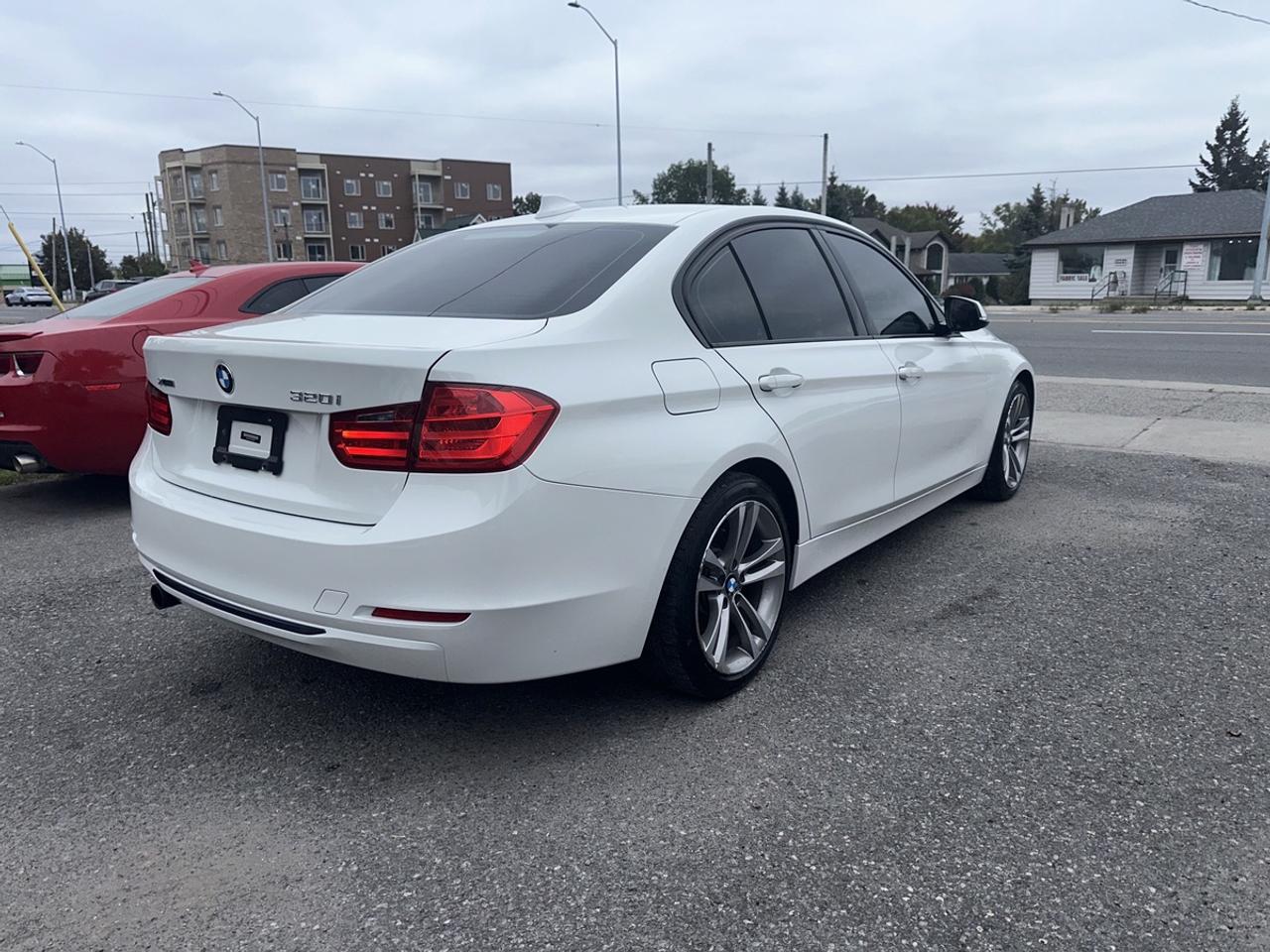 2014 BMW 3 Series 320i xDrive Photo