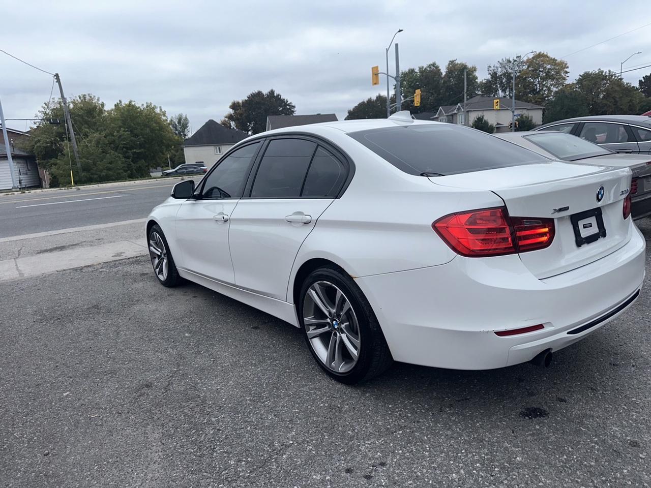 2014 BMW 3 Series 320i xDrive Photo