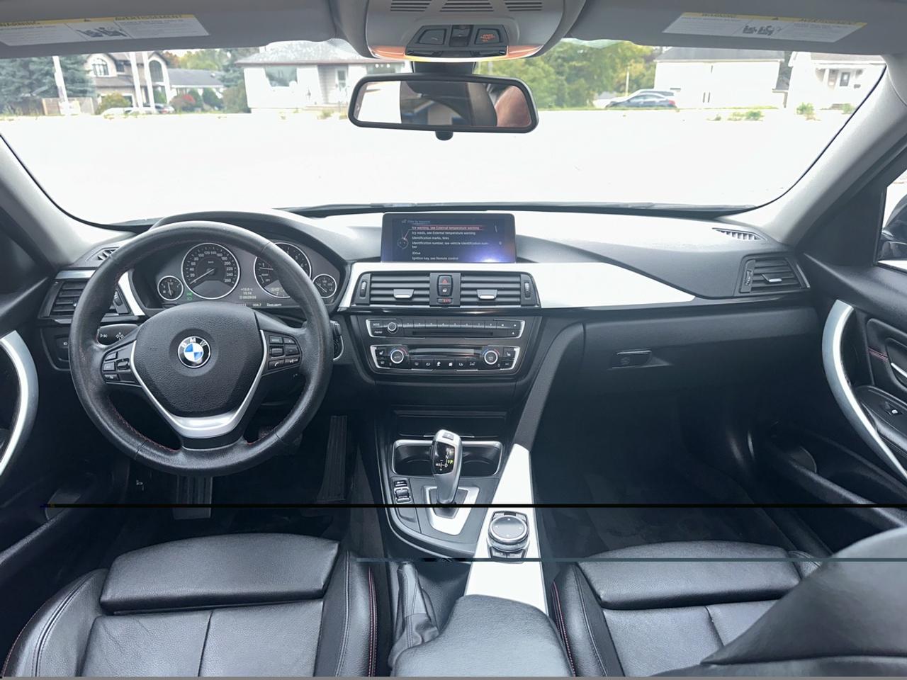 2014 BMW 3 Series 320i xDrive Photo