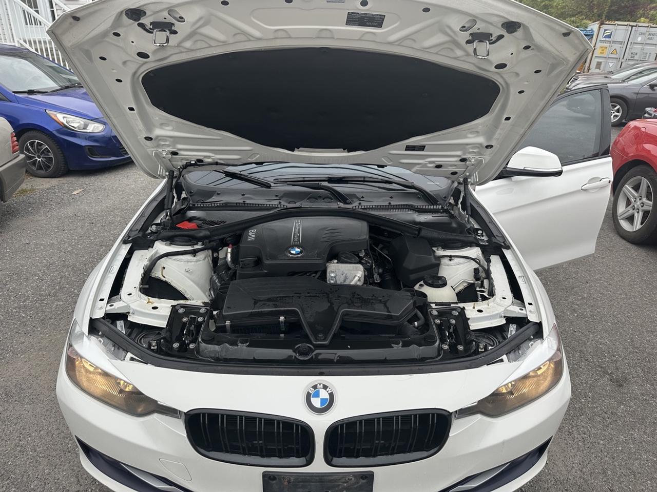 2014 BMW 3 Series 320i xDrive Photo
