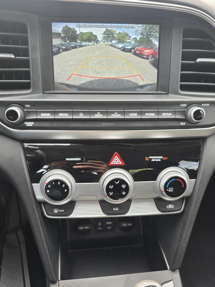 2020 Hyundai Elantra Preferred Photo