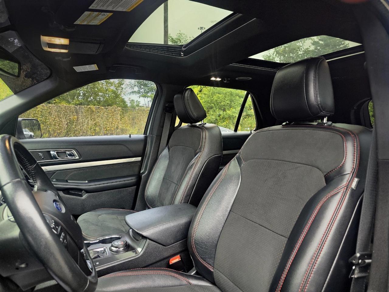 2019 Ford Explorer XLT 7-Passenger | Clean Carfax! Photo