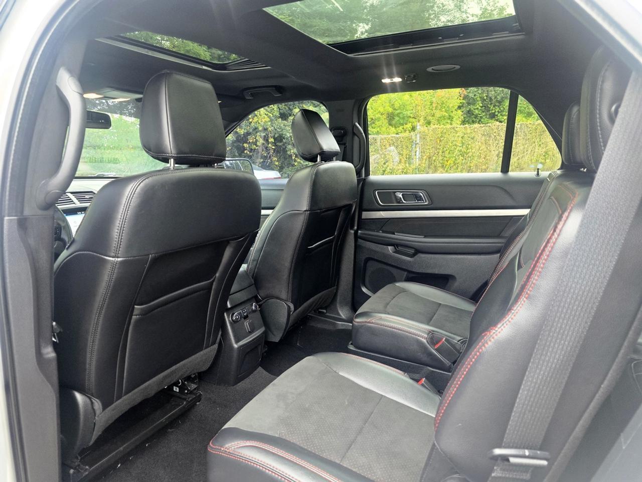 2019 Ford Explorer XLT 7-Passenger | Clean Carfax! Photo