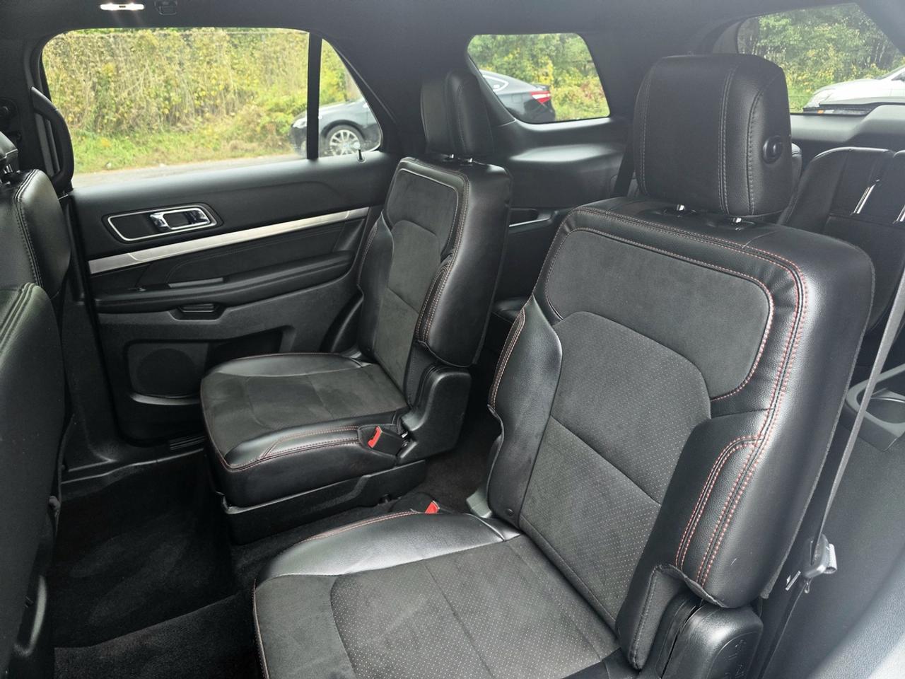 2019 Ford Explorer XLT 7-Passenger | Clean Carfax! Photo