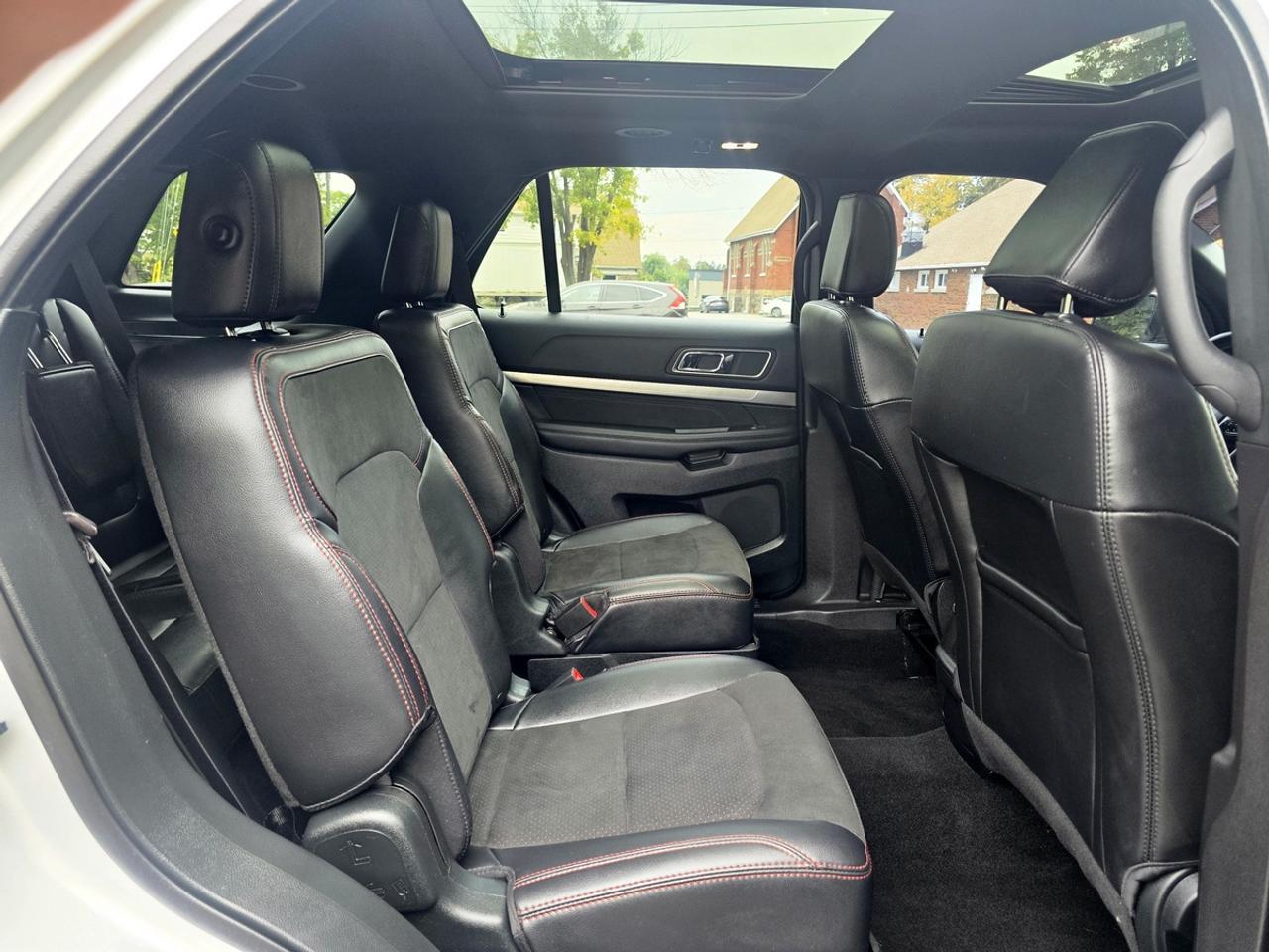 2019 Ford Explorer XLT 7-Passenger | Clean Carfax! Photo