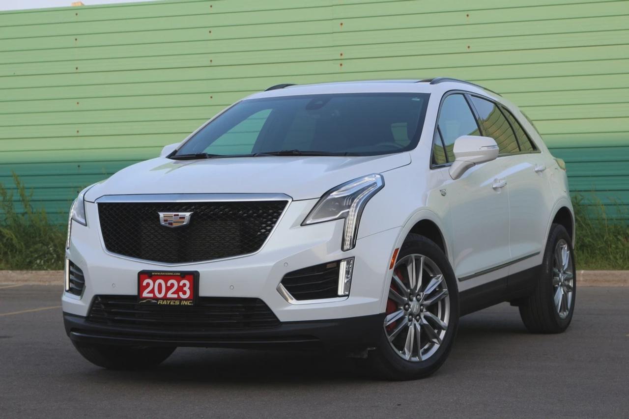 2023 Cadillac XT5 Sport Photo1