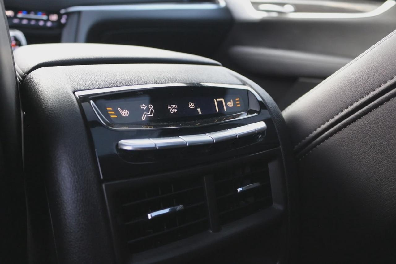 2023 Cadillac XT5 Sport Photo